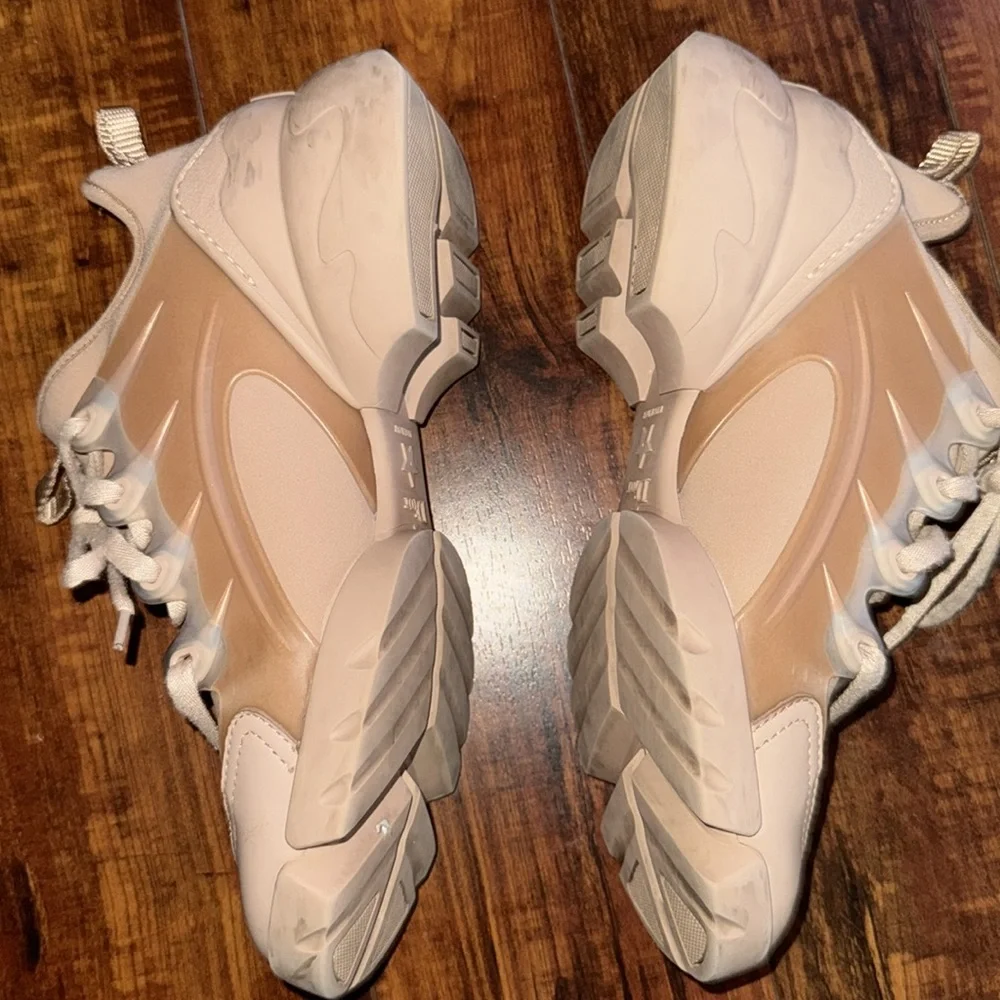 Dior Sneaker - Picture 7 of 10